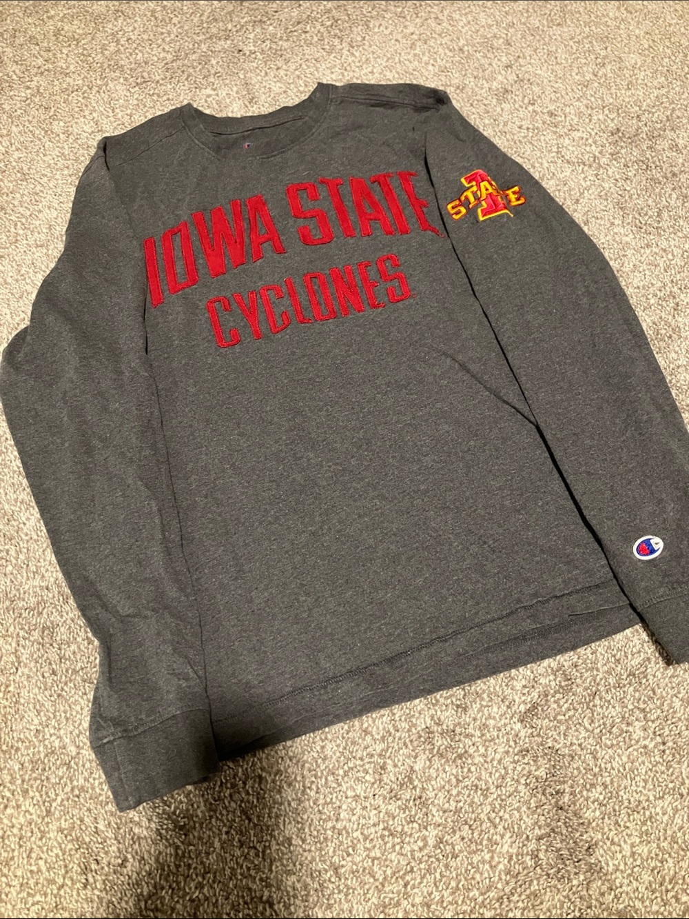 CHAMPION IOWA STATE UNIVERSITY CYCLONES DARK GRAY LONGSLEEVE SWEATSHIRT SIZE S